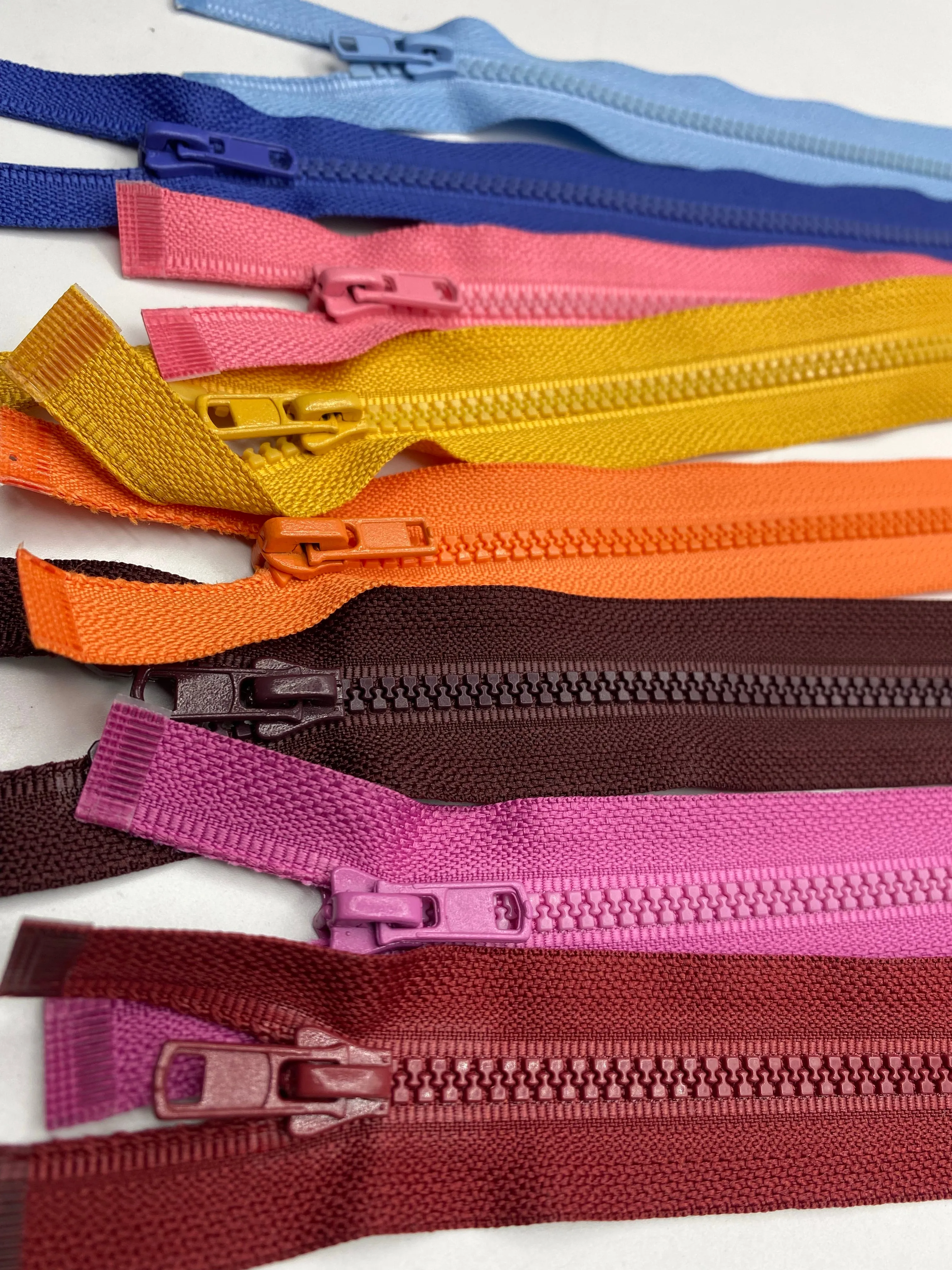 Separating Zippers, (NZP0081:118)