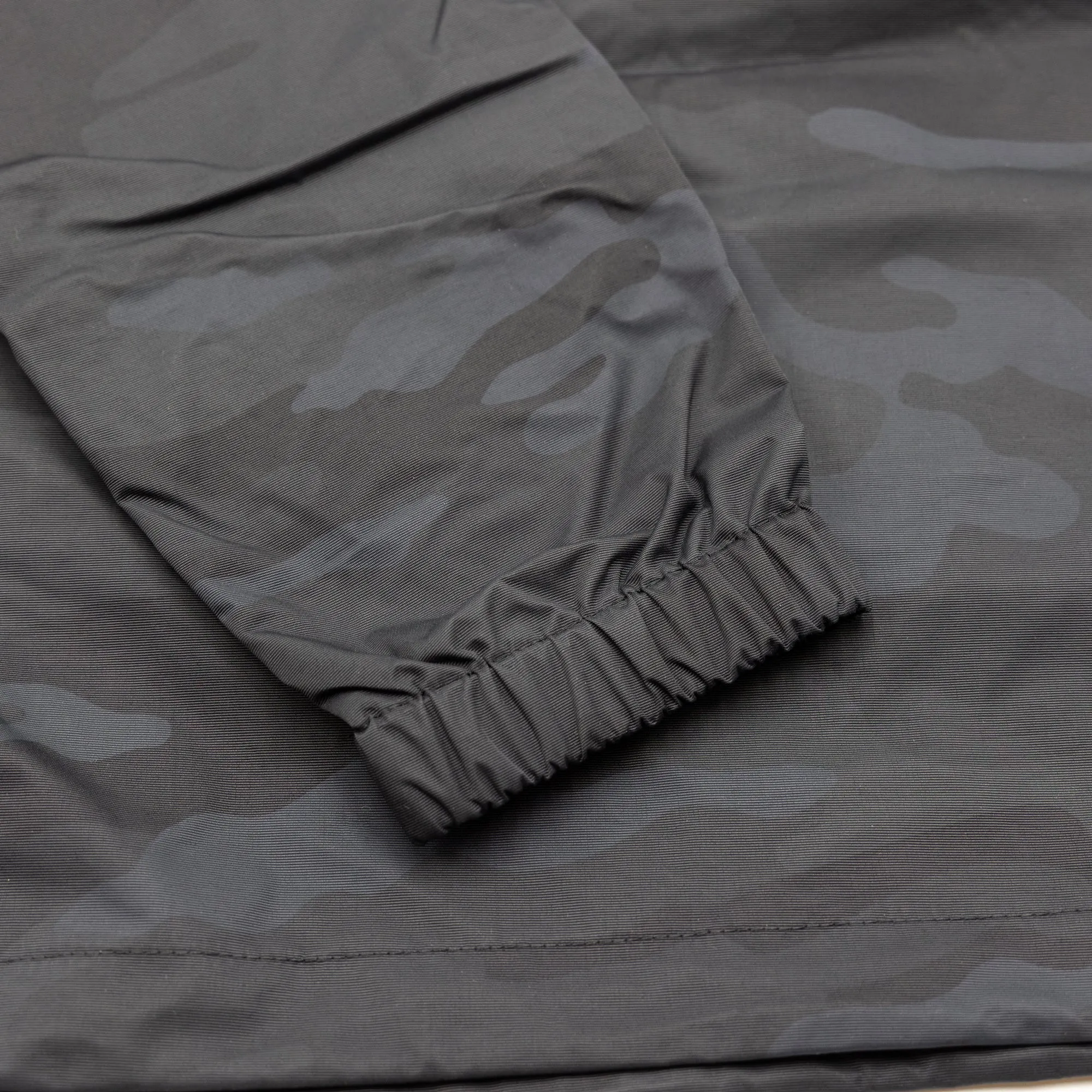 Tucker Speed Water Resistant Windbreaker Anorak Jacket - Black Camo / Gray